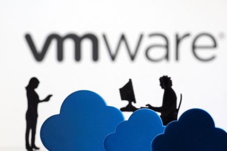 4 big analyst cuts: VMware trimmed as Broadcom buyout enters home stretch By Investing.com