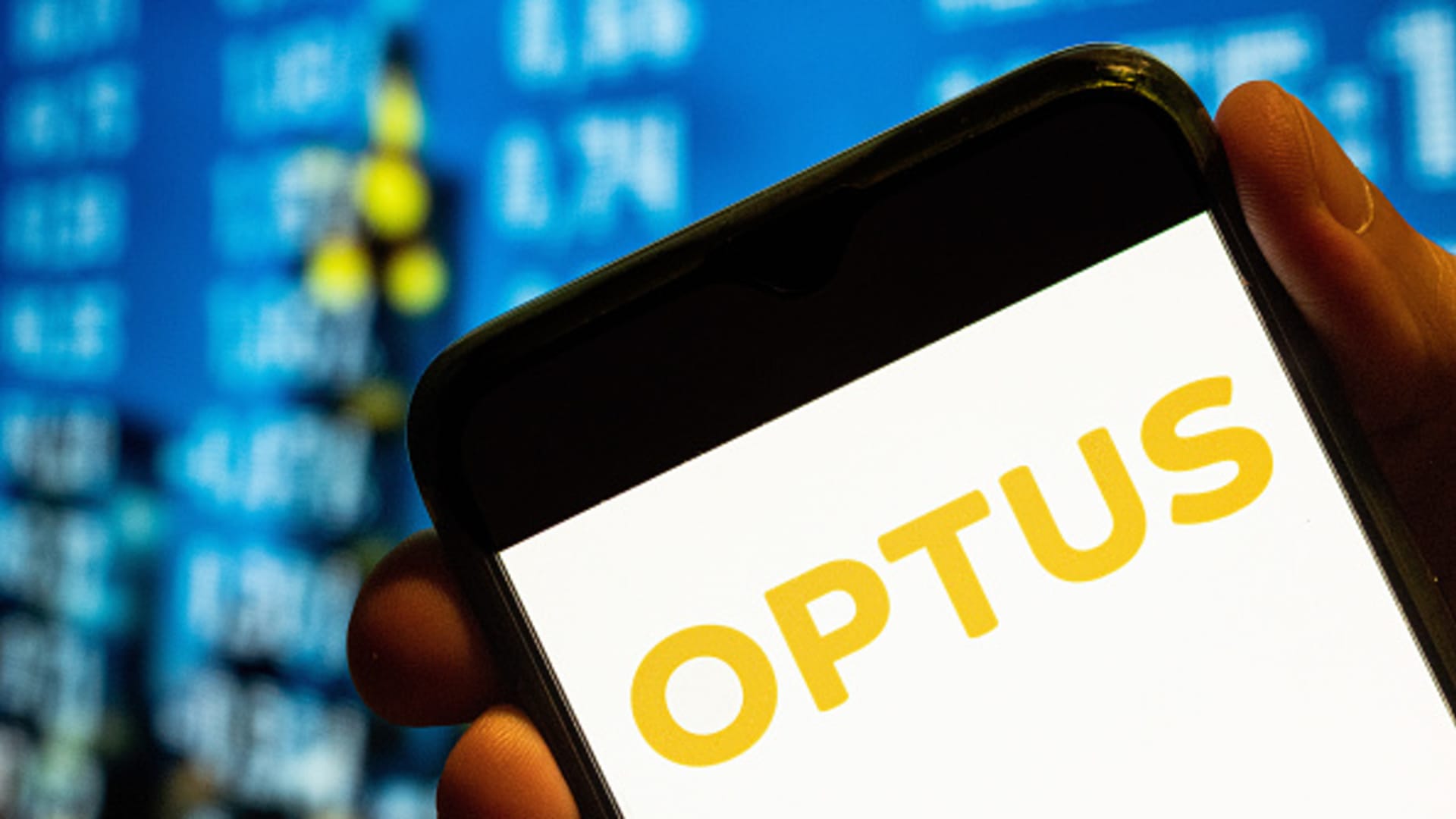 Australian telco Optus CEO resigns days after network-wide outage