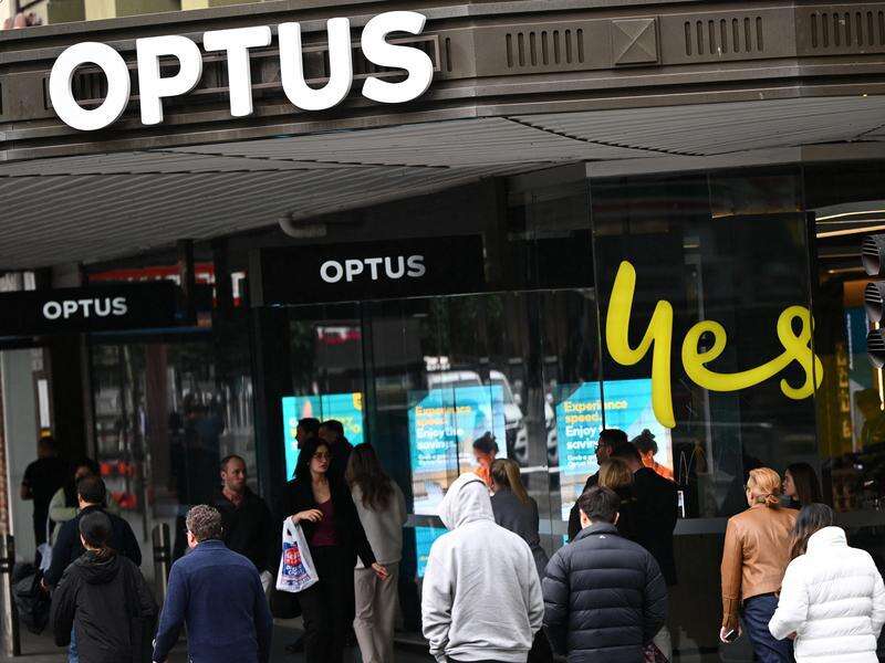 Businesses urged to push for compo after Optus outage