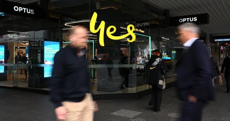 Optus offers free data as outage scrutiny intensifies