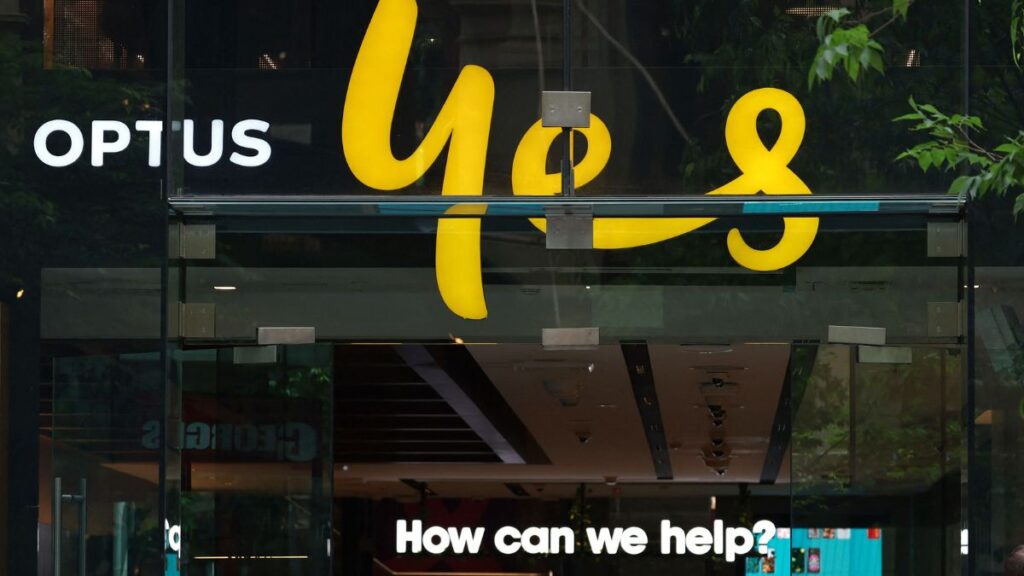 Optus inquiry to zero in on emergency calls, complaints