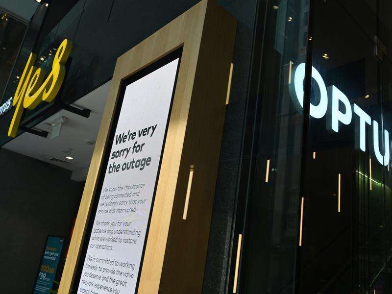 Optus inquiry to zero in on emergency calls, complaints