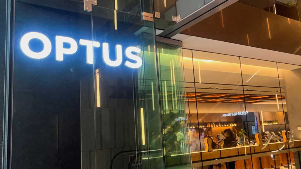 Australia: Optus CEO Kelly Bayer Rosmarin quits after network-wide outage