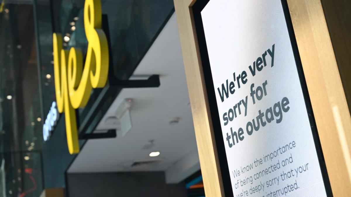 ‘Up all night’ Optus woos small businesses after outage