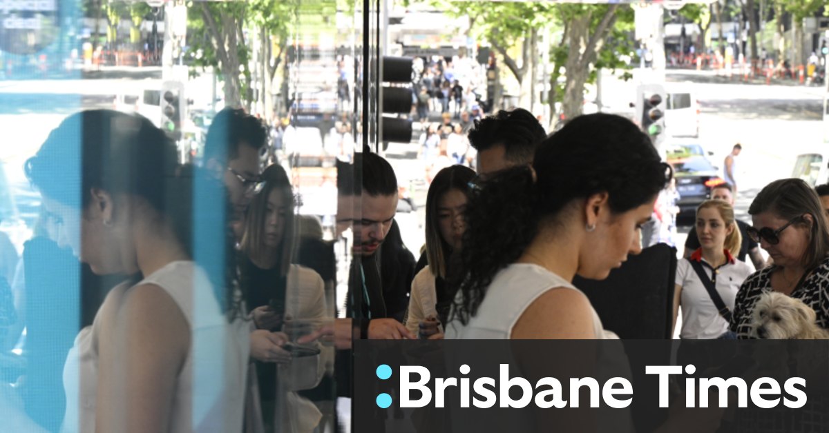 Optus outage knocks out shops and cafes across Brisbane