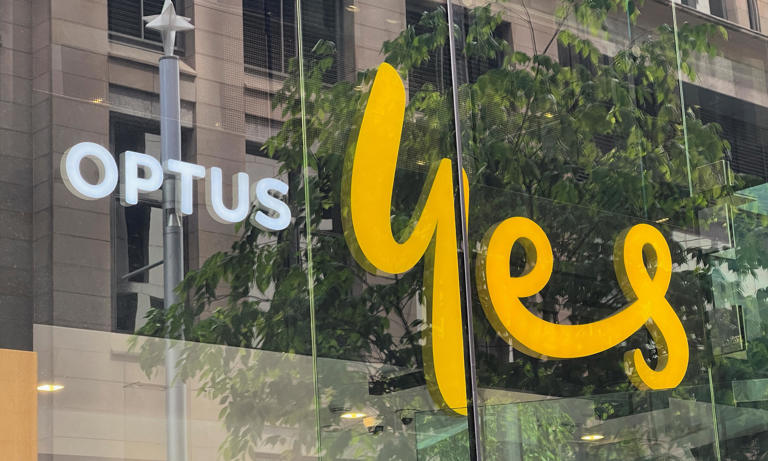 Australia news live: Optus network outage ‘root cause’ unclear as services slowly return; NAB lifts variable home loan rate after RBA hike