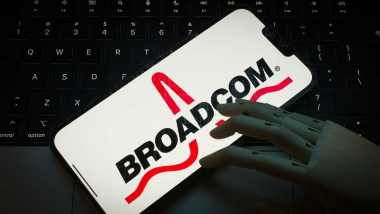 Broadcom to Proceed in Purchase of VMWare