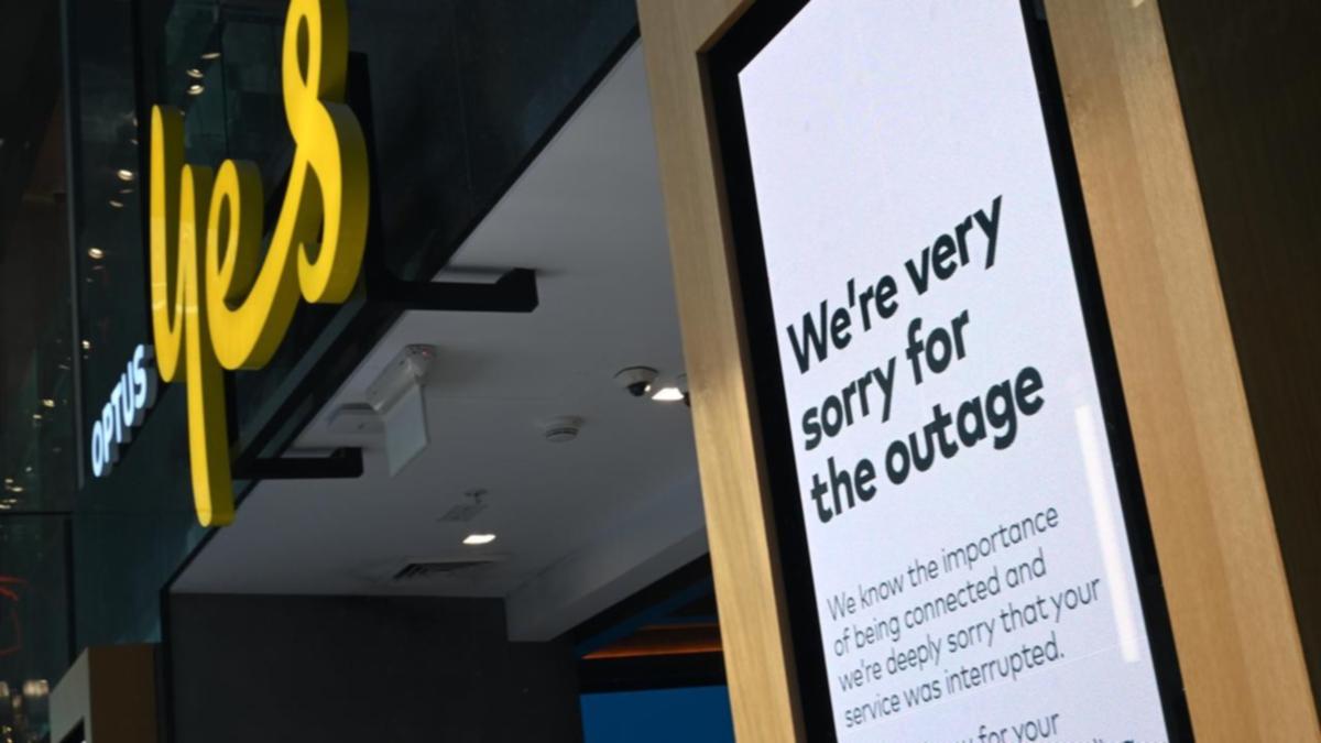 Optus boss calls time after mounting criticism