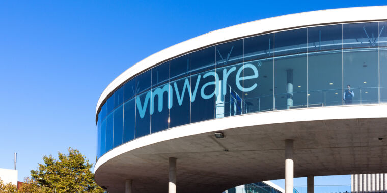 VMware customers face uncertain future as Broadcom ends VMware partner programs