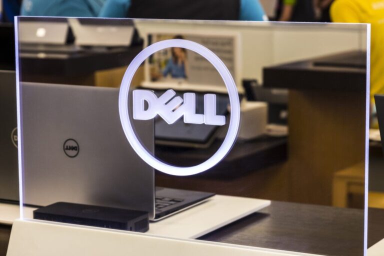 Dell Trims Workforce and Projects PC Growth Amid Revenue Challenges and VMware Changes – Dell Technologies (NYSE:DELL)