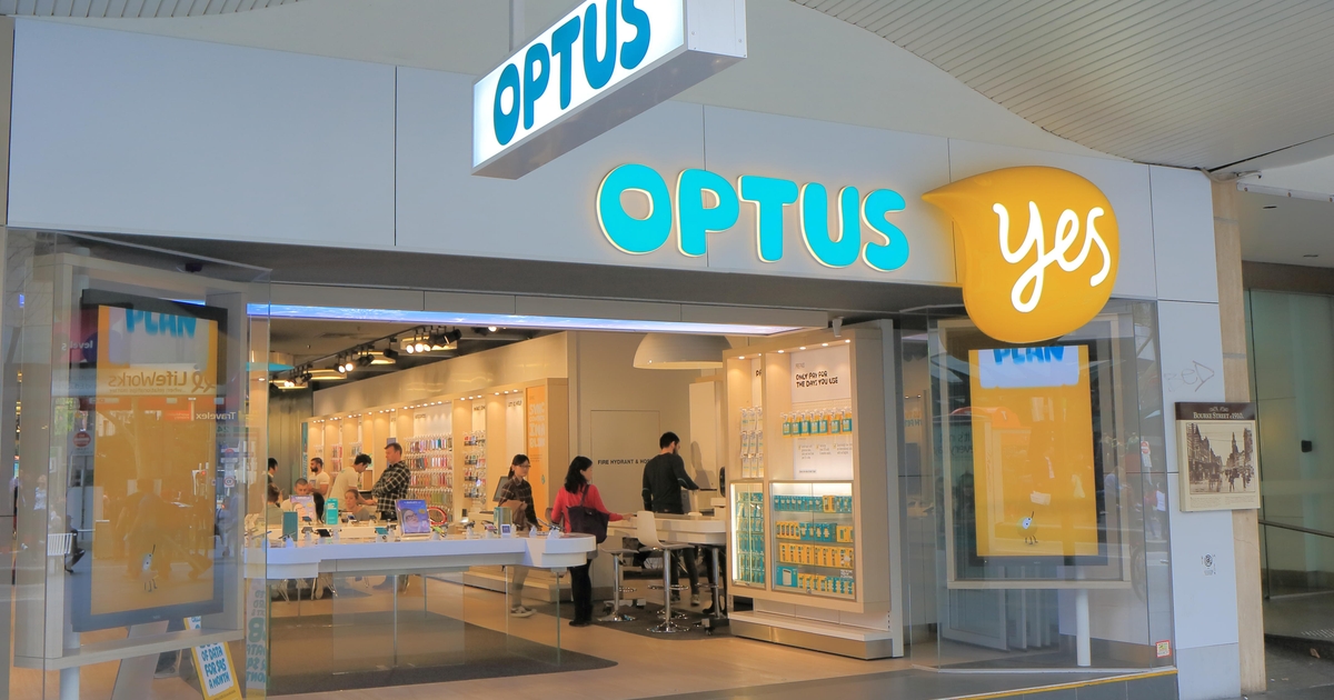 Optus loses networks head four months after outage