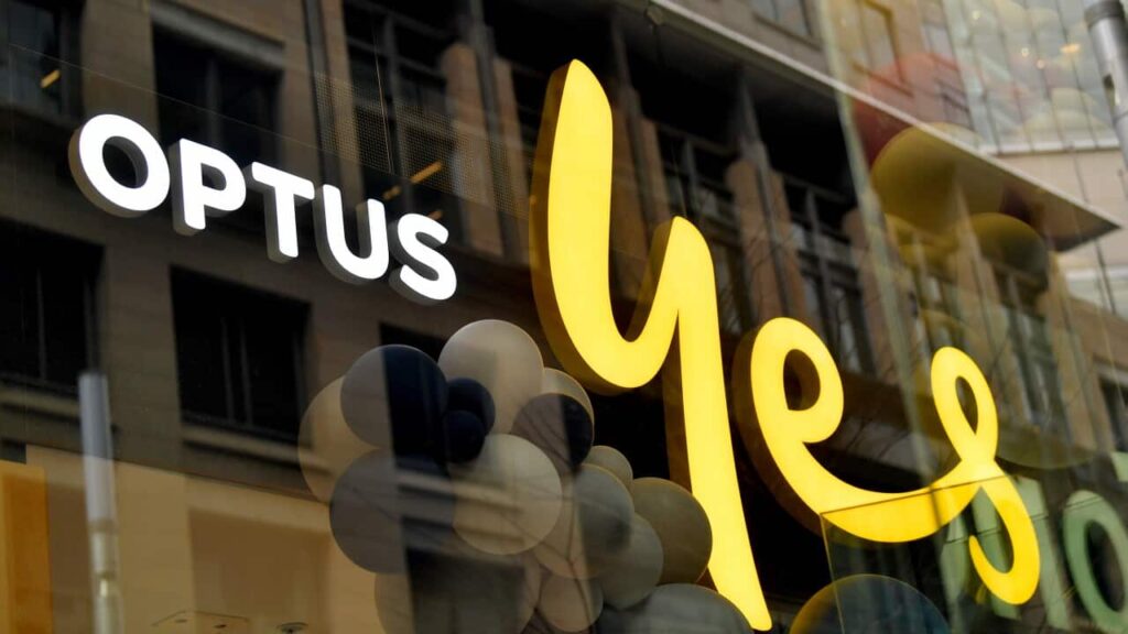 Optus says more than 2,000 Triple Zero calls went unanswered during outage